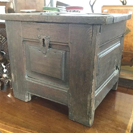 Oak Tudor box